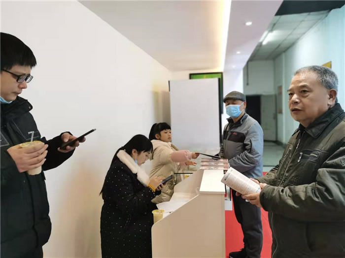 四川中青旅綿陽分社、綿陽市中旅假日旅行社、綿陽自來文化傳播有限公司24H自助售貨服務(wù)盛大開業(yè)